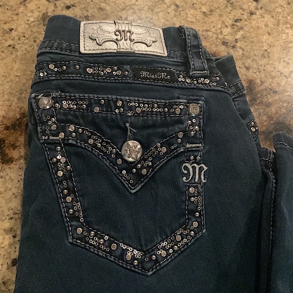 Miss Me Easy Crop Jeans - Picture 4 of 8